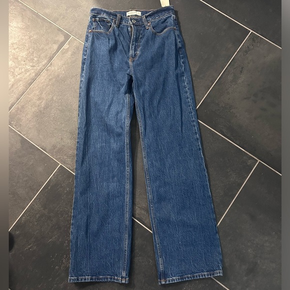 NWT Abercrombie & fitch high rise 90s relaxed jean - Picture 3 of 4